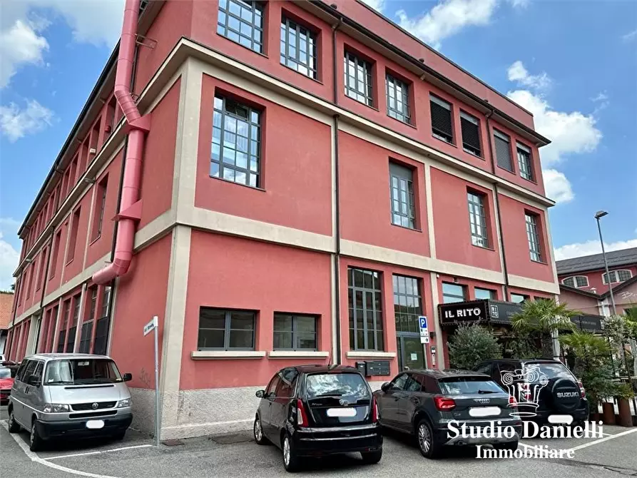 Immagine 2 di Loft/Open space in vendita  1 a Carate Brianza