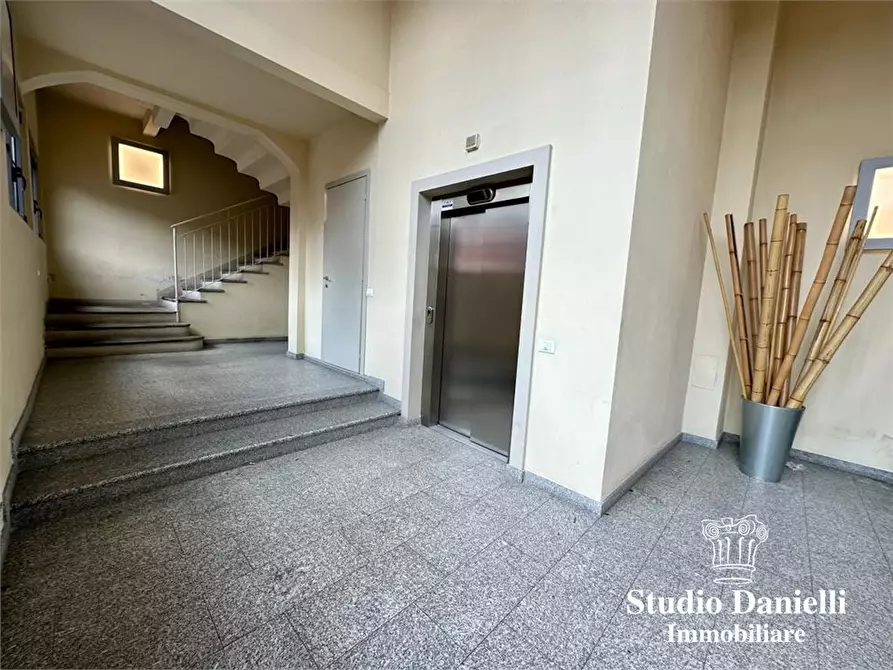 Immagine 3 di Loft/Open space in vendita  1 a Carate Brianza