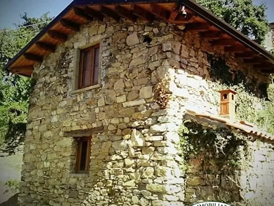 Immagine 5 di Loft/Open space in vendita  a Fivizzano