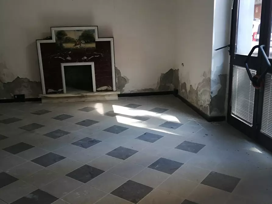 Immagine 2 di Loft/Open space in vendita  a Carrara