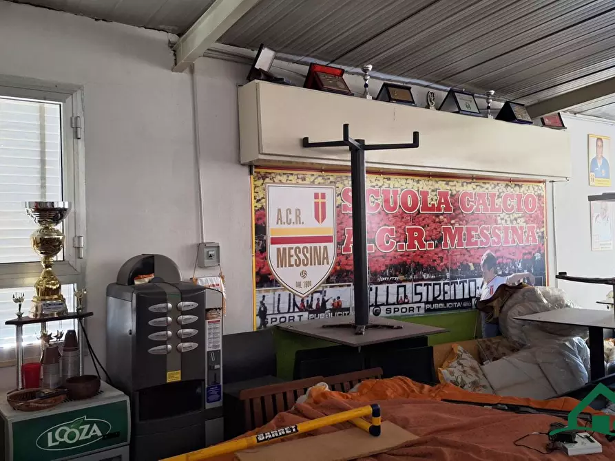 Immagine 3 di Magazzino in vendita  210 a Messina