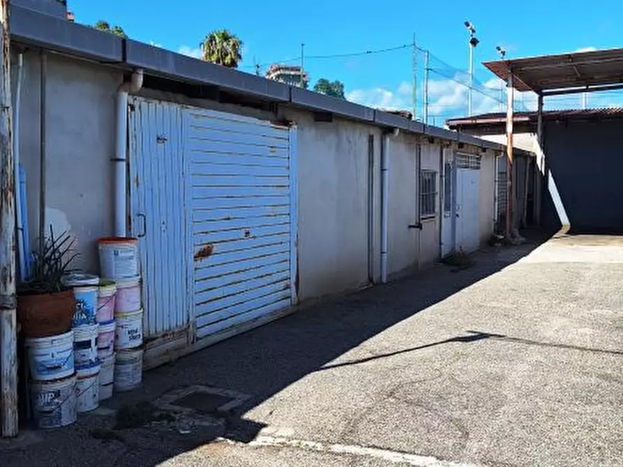 Immagine 2 di Magazzino in vendita  210 a Messina