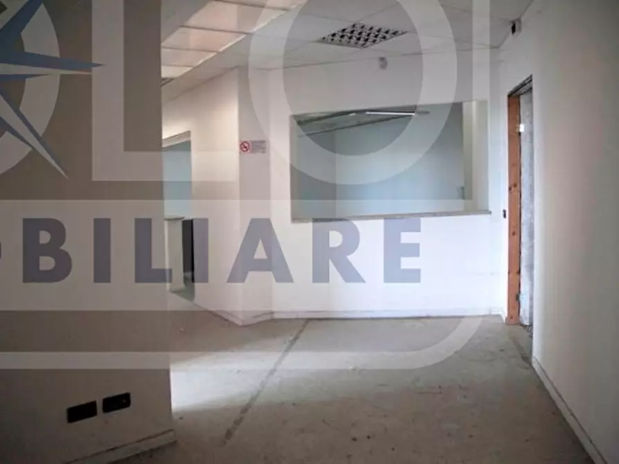 Immagine 8 di Magazzino in vendita  11 a Romano Di Lombardia