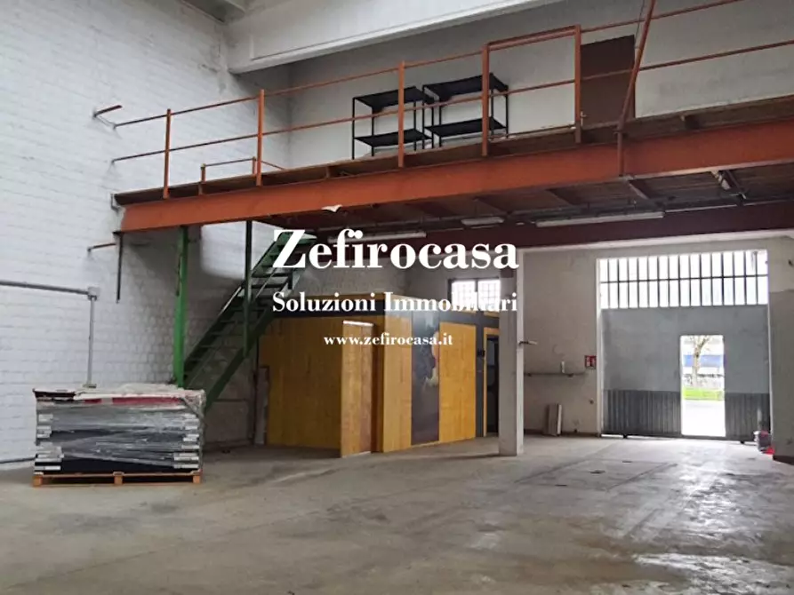 Immagine 2 di Magazzino in vendita  a San Giovanni In Persiceto