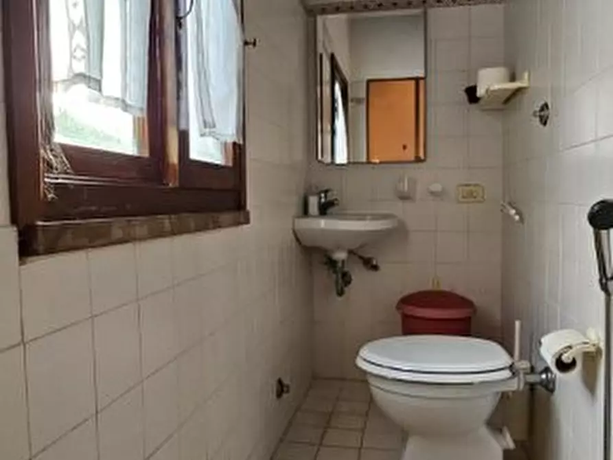 Immagine 3 di Magazzino in vendita  a Poggibonsi