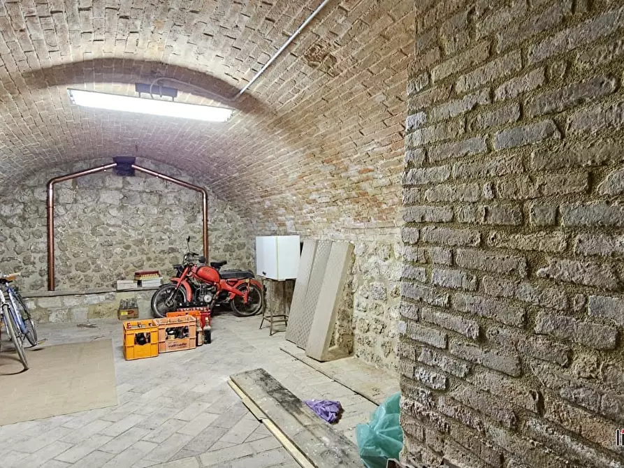 Immagine 8 di Magazzino in vendita  a Colle Di Val D'elsa