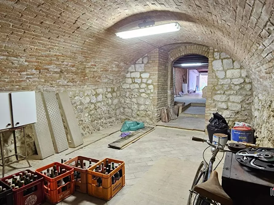 Immagine 7 di Magazzino in vendita  a Colle Di Val D'elsa