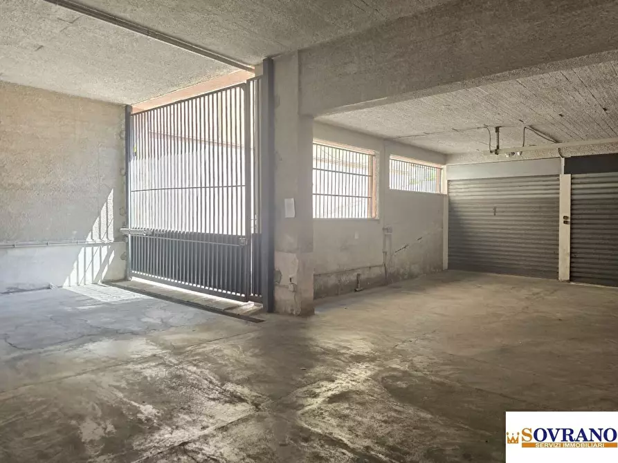 Immagine 5 di Magazzino in vendita  a Bagheria