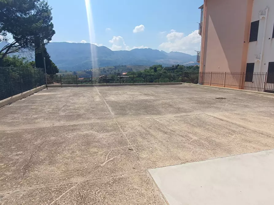 Immagine 4 di Magazzino in vendita  10 a Monreale