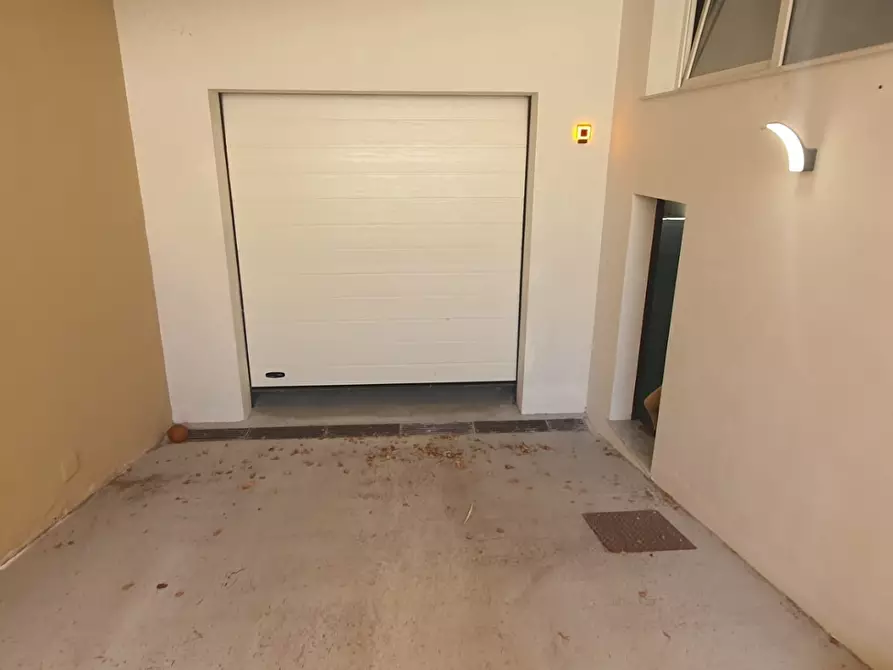 Immagine 6 di Magazzino in vendita  10 a Monreale