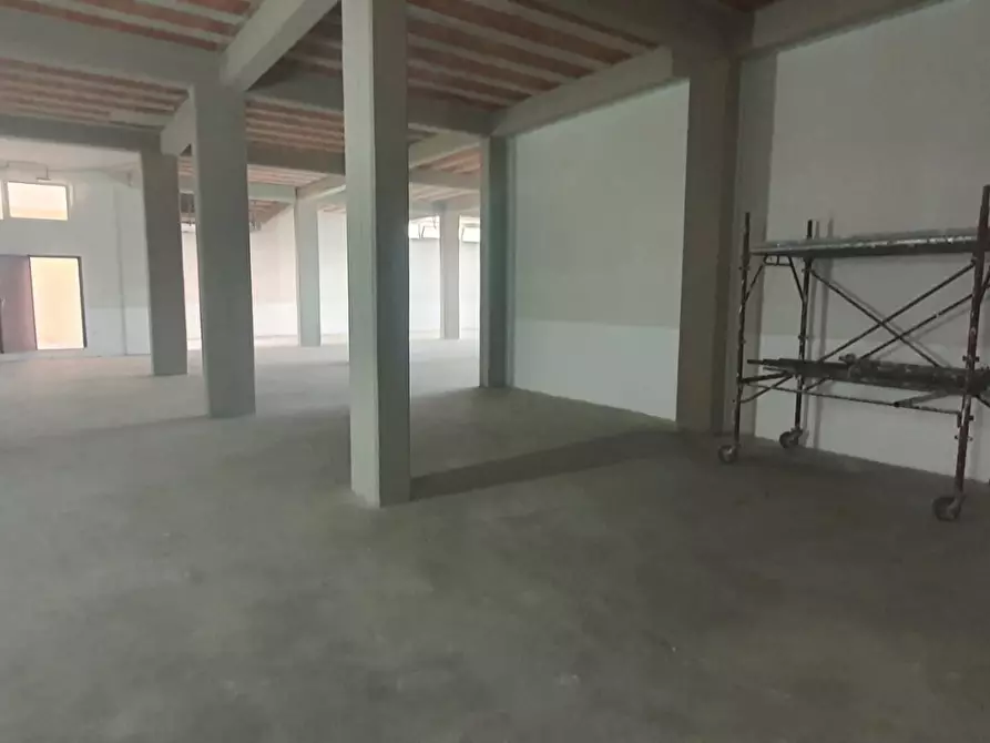 Immagine 7 di Magazzino in vendita  10 a Monreale