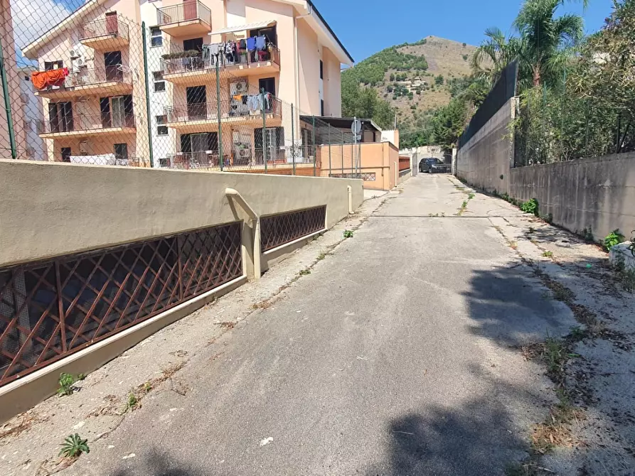 Immagine 2 di Magazzino in vendita  10 a Monreale