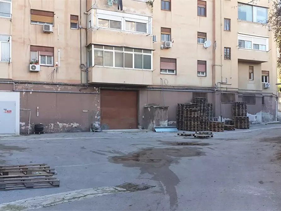 Immagine 3 di Magazzino in vendita  a Palermo