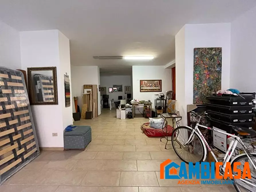 Immagine 2 di Magazzino in vendita  a Palermo