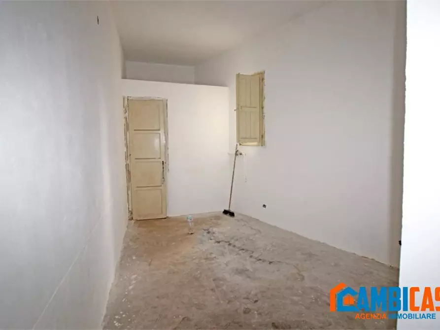 Immagine 2 di Magazzino in vendita  a Palermo