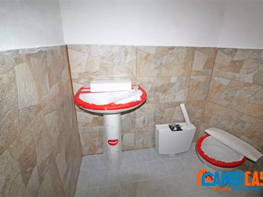 Immagine 5 di Magazzino in vendita  a Palermo