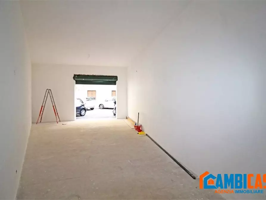 Immagine 9 di Magazzino in vendita  a Palermo