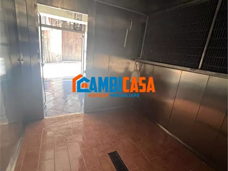 Immagine 2 di Magazzino in vendita  a Palermo
