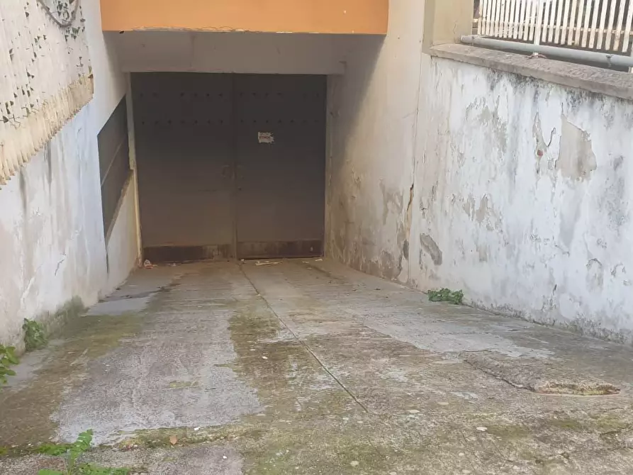 Immagine 2 di Magazzino in vendita  a Palermo