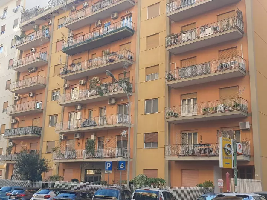 Immagine 5 di Magazzino in vendita  a Palermo