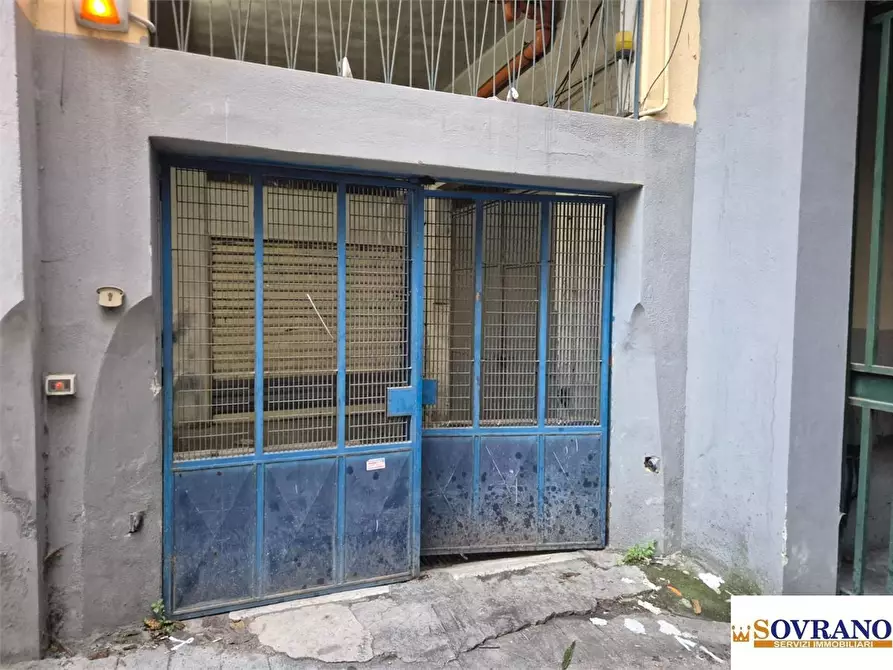 Immagine 2 di Magazzino in vendita  a Palermo