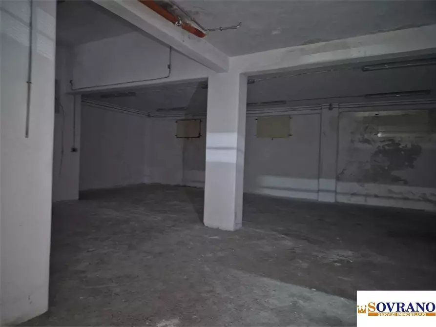 Immagine 6 di Magazzino in vendita  a Palermo