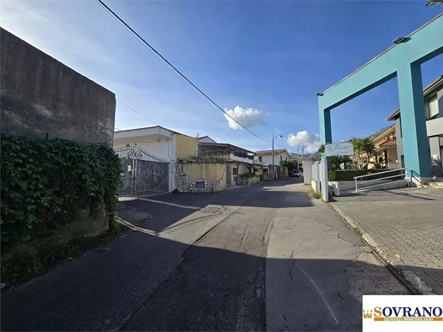 Immagine 2 di Magazzino in vendita  a Palermo