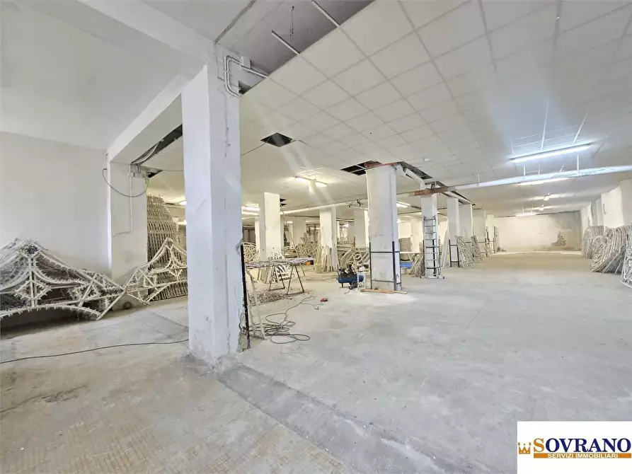 Immagine 9 di Magazzino in vendita  a Palermo