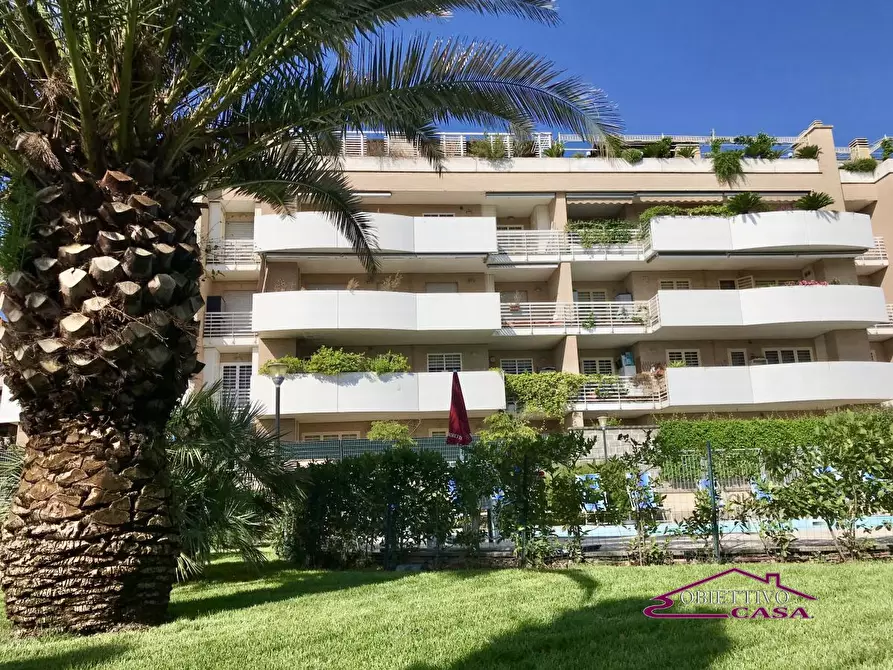 Immagine 8 di Appartamento in vendita  a Roma