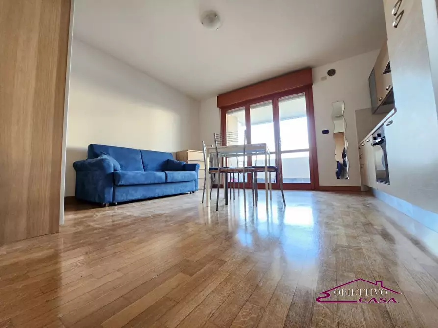 Immagine 4 di Appartamento in vendita  a Roma