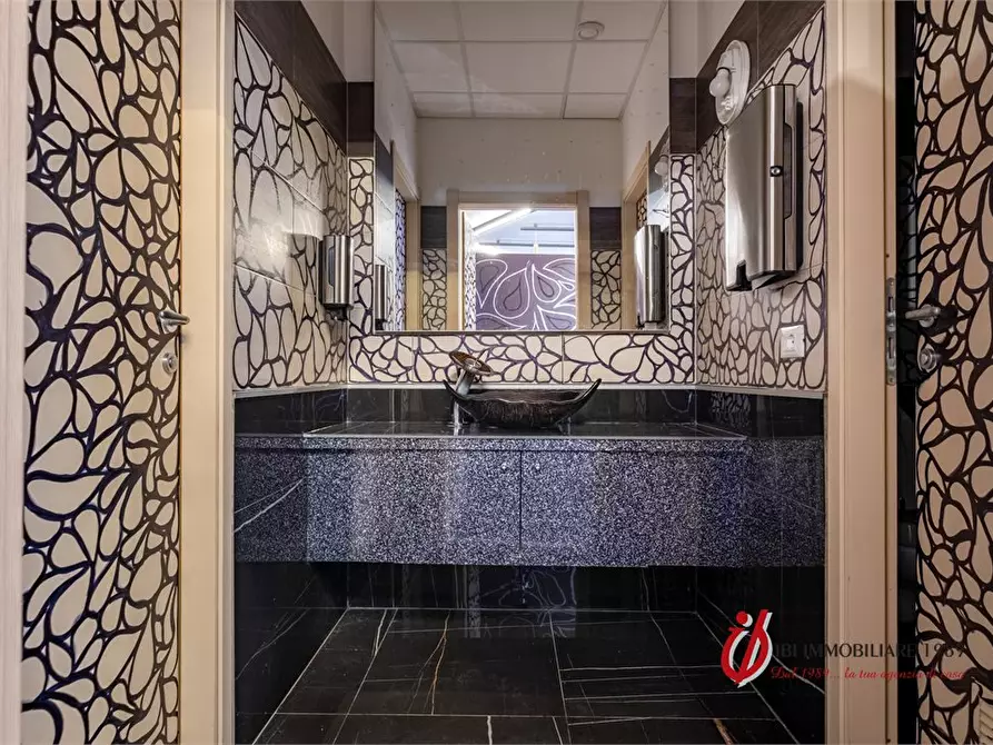 Immagine 9 di Attività artigianale in vendita  31 a Valeggio Sul Mincio