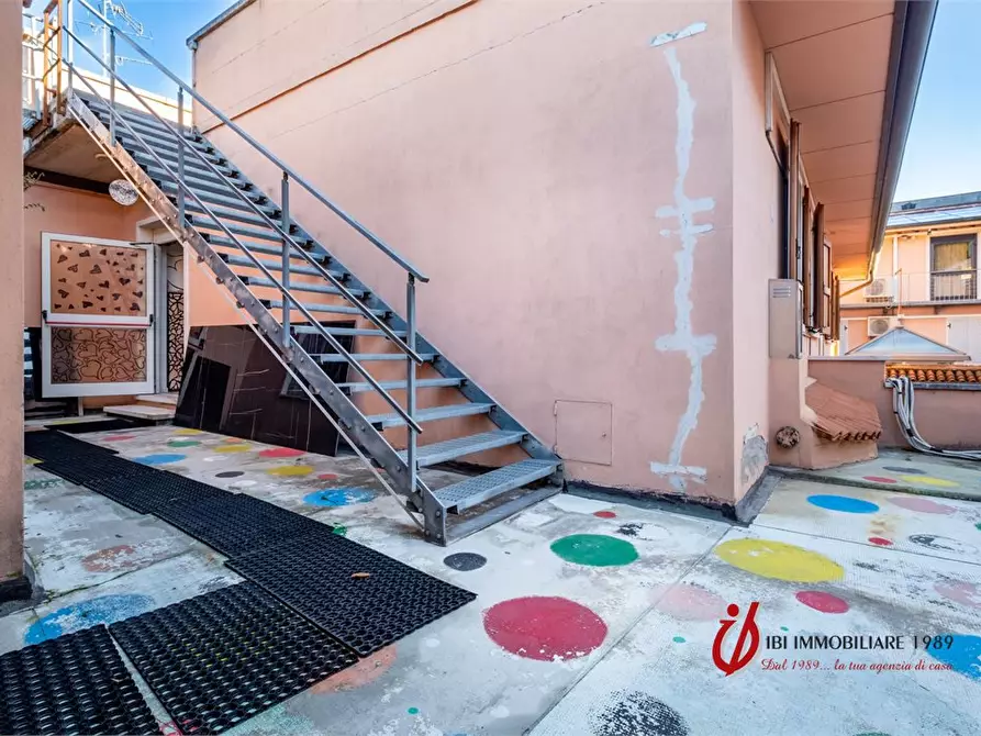 Immagine 5 di Attività artigianale in vendita  31 a Valeggio Sul Mincio