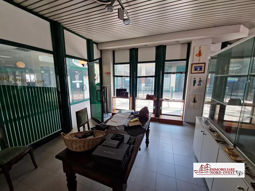 Immagine 3 di Negozio in vendita  32 a Corbetta