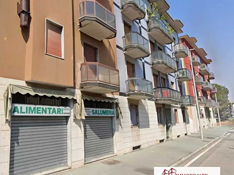 Immagine 1 di Negozio in vendita  35 a Cornaredo