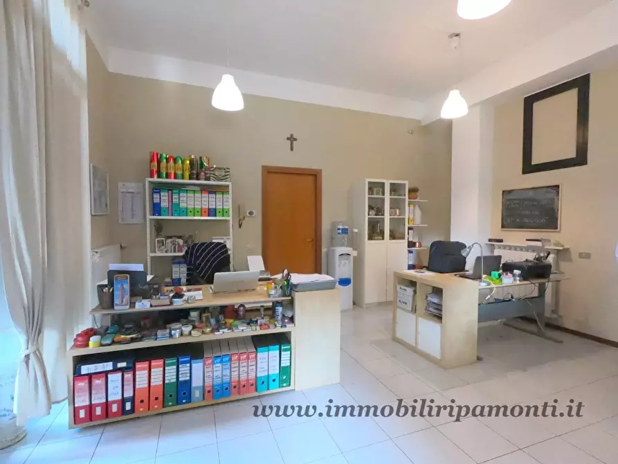 Immagine 2 di Negozio in vendita  5 a Lecco