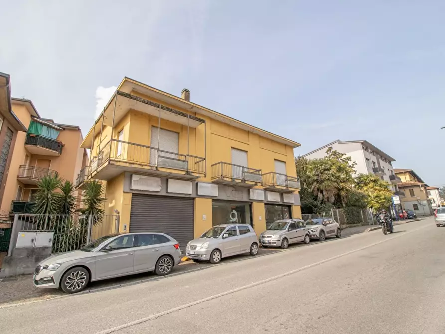 Immagine 1 di Negozio in vendita  10 a Calolziocorte