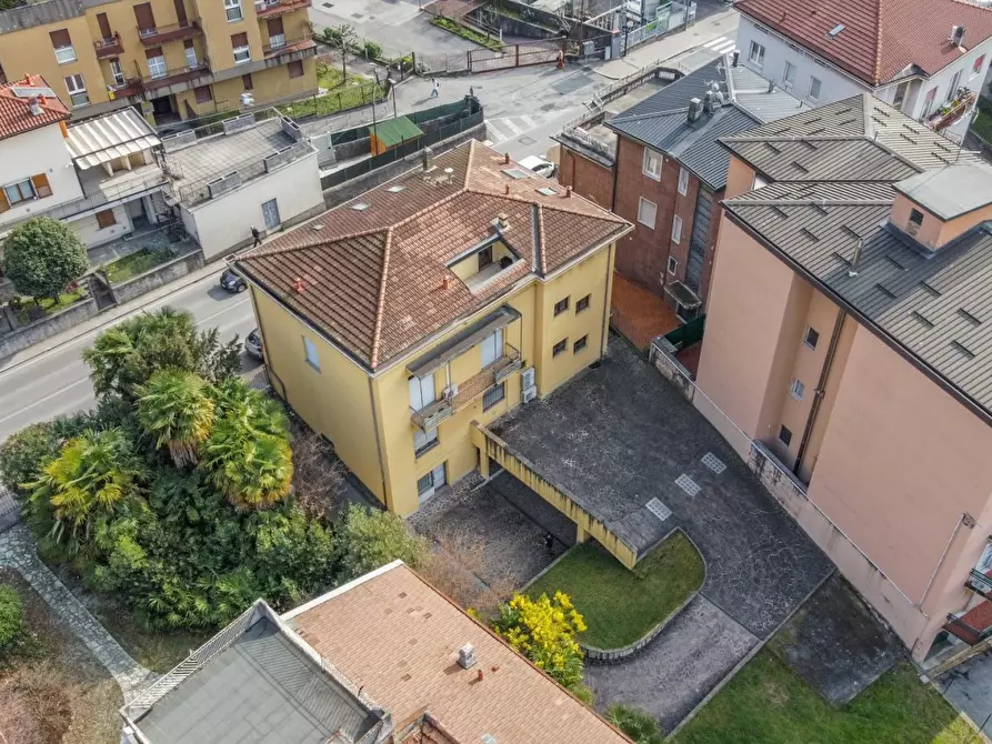 Immagine 4 di Negozio in vendita  10 a Calolziocorte