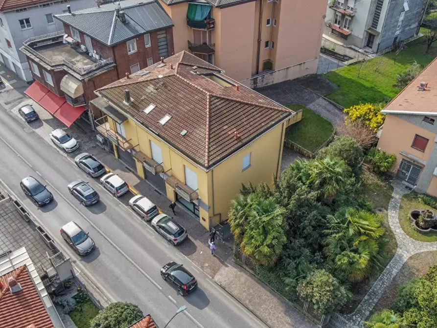 Immagine 6 di Negozio in vendita  10 a Calolziocorte