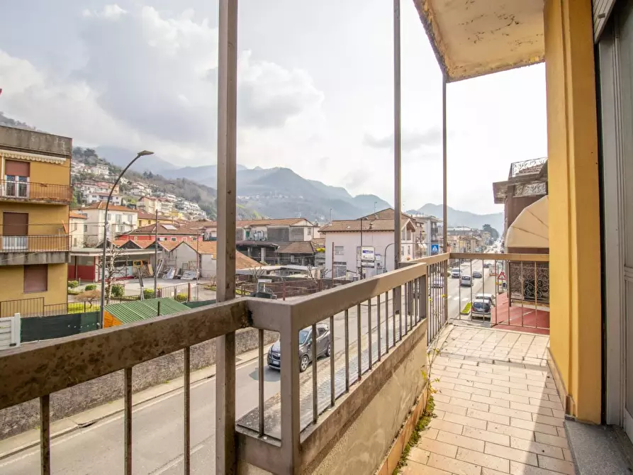 Immagine 5 di Negozio in vendita  10 a Calolziocorte