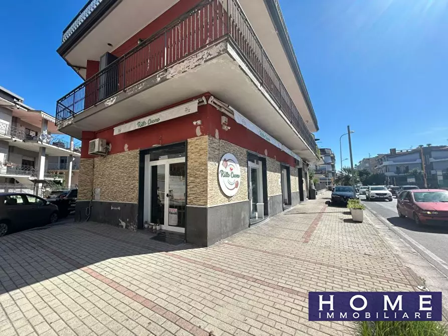 Immagine 1 di Negozio in vendita  a Frattamaggiore