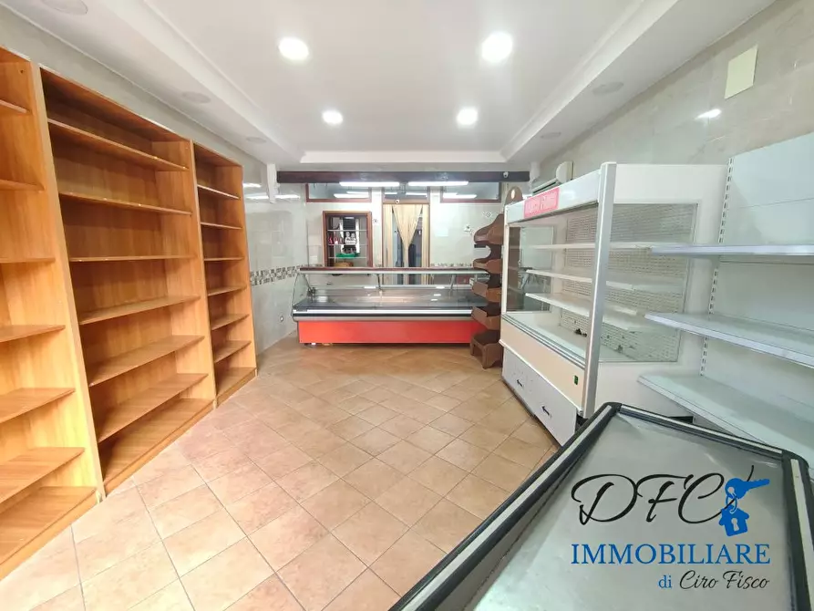 Immagine 1 di Negozio in vendita  a Afragola