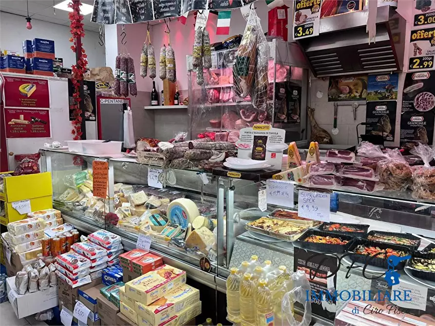 Immagine 5 di Negozio in vendita  a Afragola