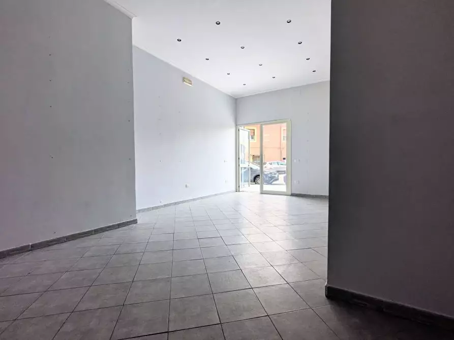 Immagine 5 di Negozio in vendita  a Boscoreale