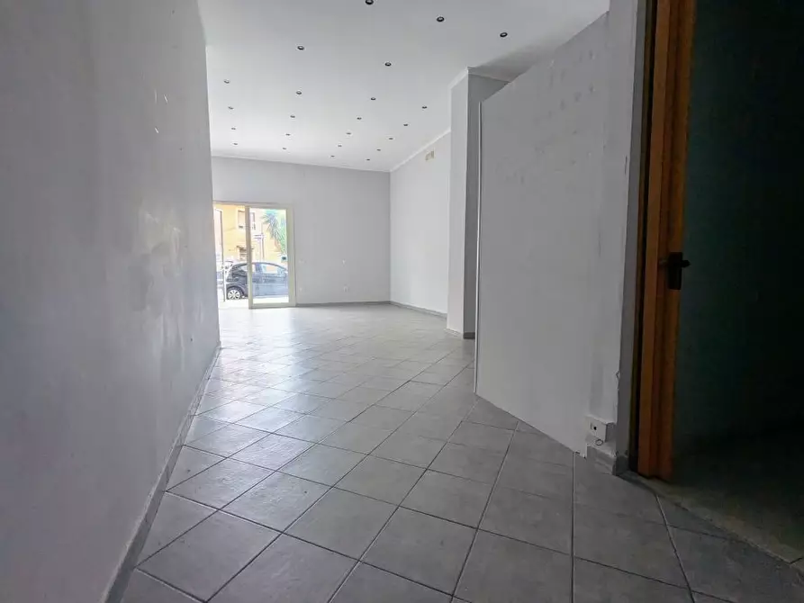 Immagine 3 di Negozio in vendita  a Boscoreale