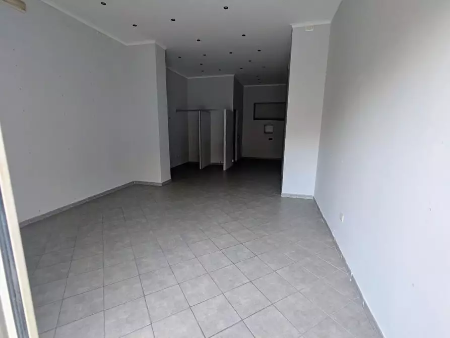 Immagine 6 di Negozio in vendita  a Boscoreale