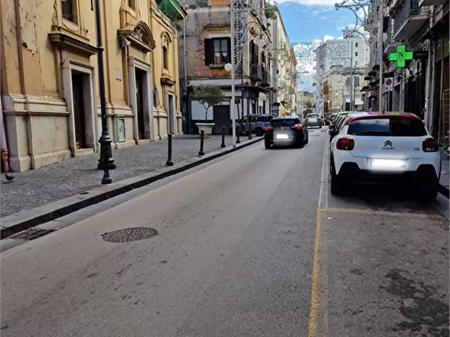 Immagine 5 di Negozio in vendita  a Torre Annunziata
