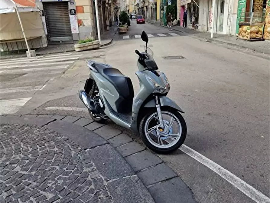 Immagine 4 di Negozio in vendita  a Torre Annunziata