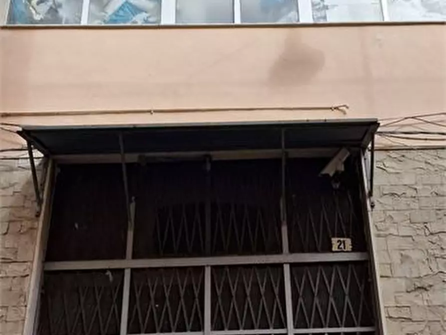 Immagine 2 di Negozio in vendita  a Torre Annunziata
