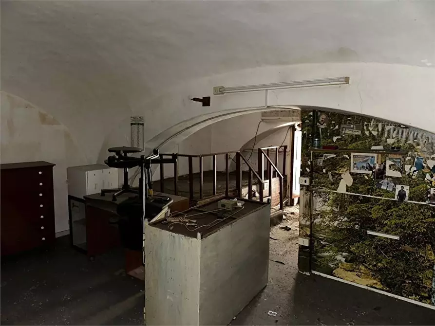 Immagine 4 di Negozio in vendita  a Torre Annunziata