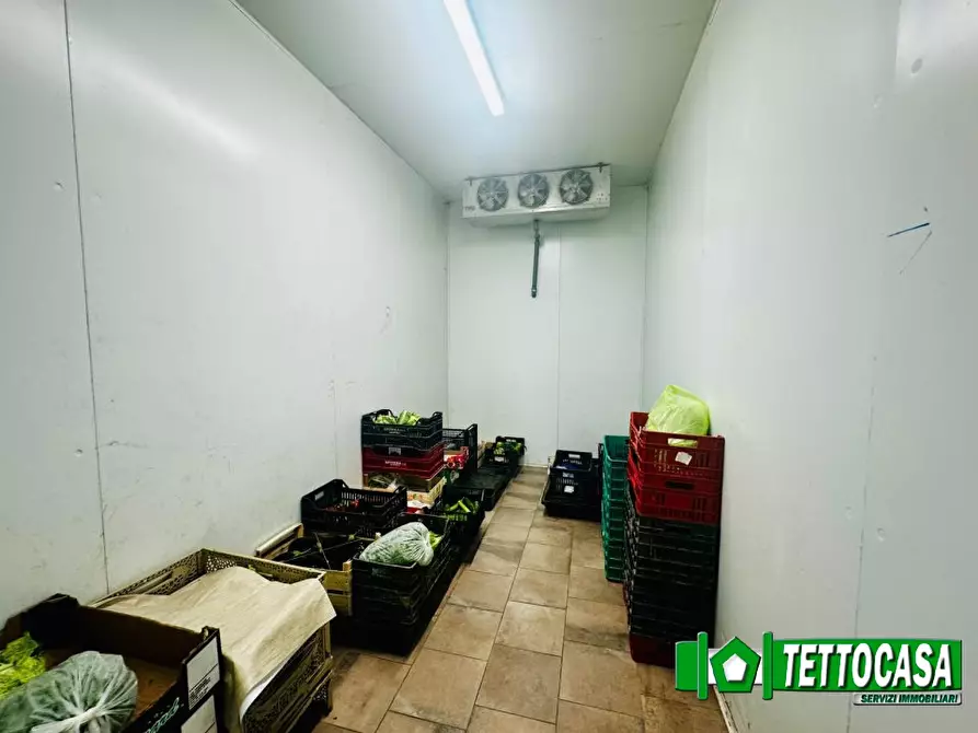 Immagine 5 di Negozio in vendita  a Marigliano